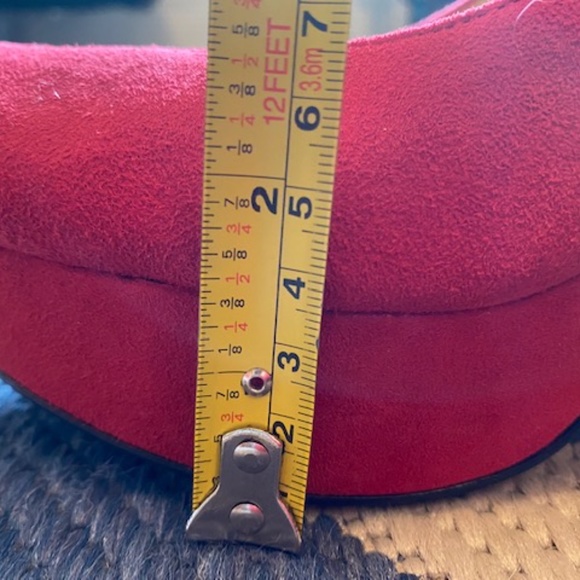 RED SUEDE NINE WEST PLATFORM PUMP - Picture 5 of 6
